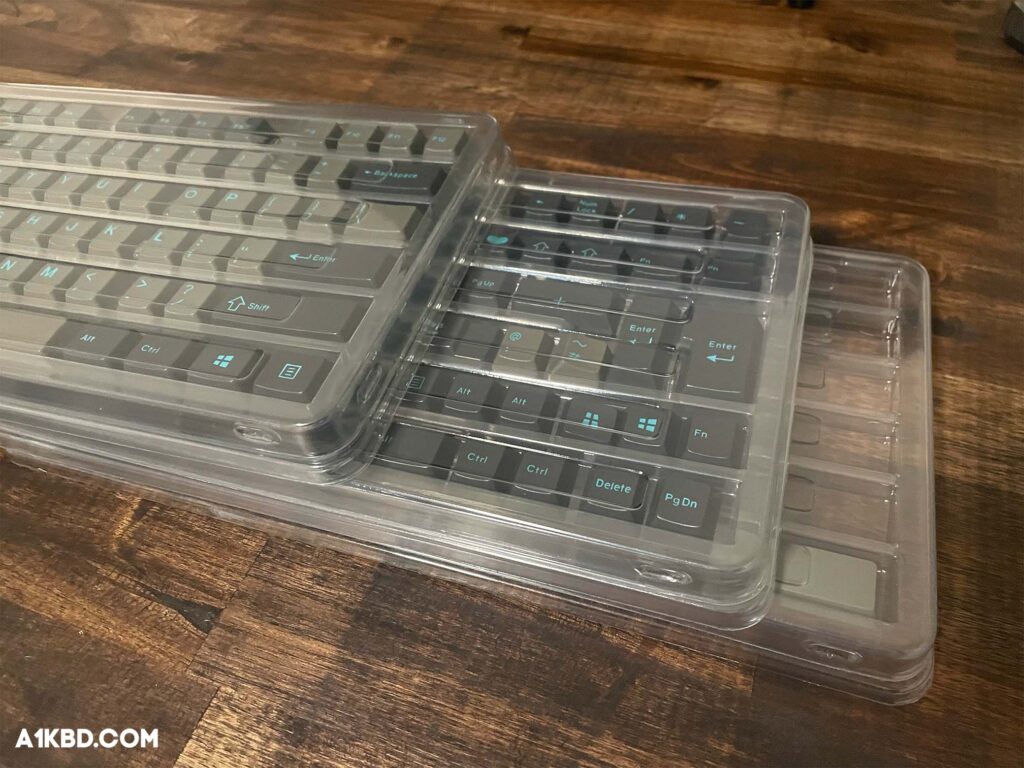 EnjoyPBT Sky Dolch keycaps divided into 3 sets of trays.